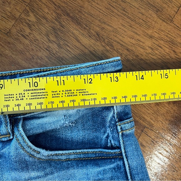 Kancan Signature Buckle Collection blue denim high waisted shorts size 27 - Picture 5 of 7